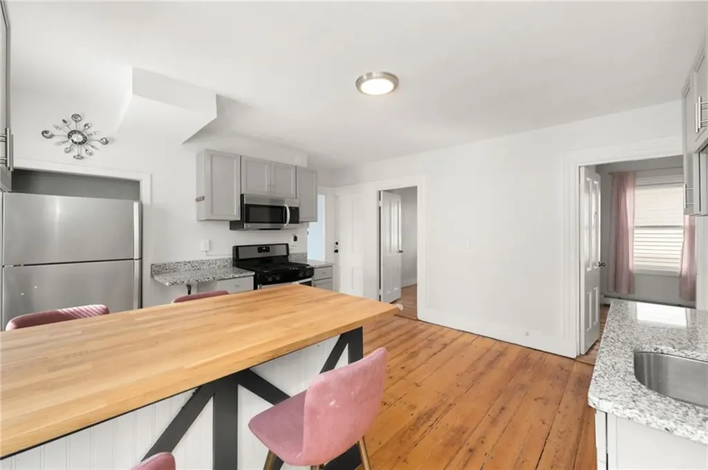 130 Sutton Street Providence RI 02903