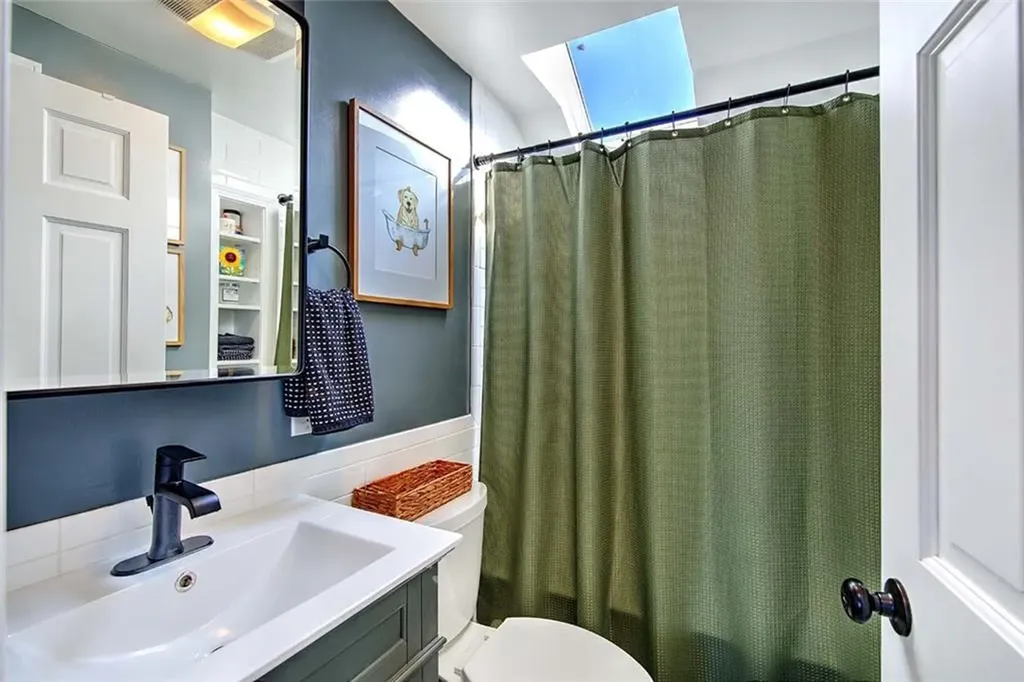 93 Narragansett Avenue East Providence RI 02915