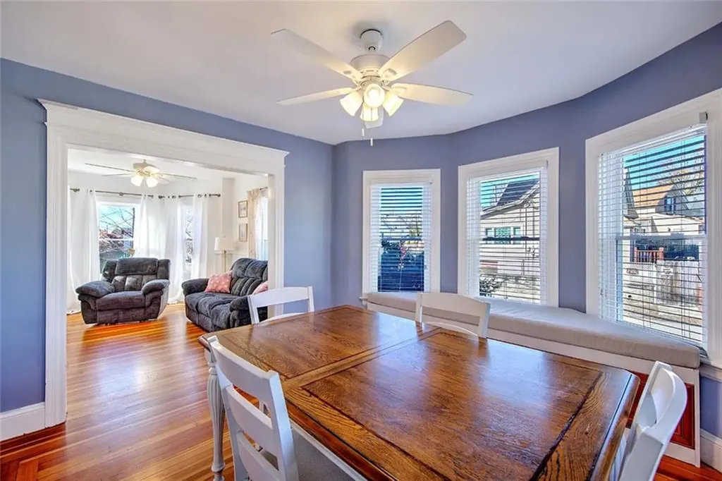 93 Narragansett Avenue East Providence RI 02915