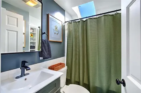 93 Narragansett Avenue East Providence RI 02915