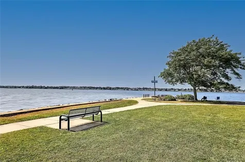 93 Narragansett Avenue East Providence RI 02915