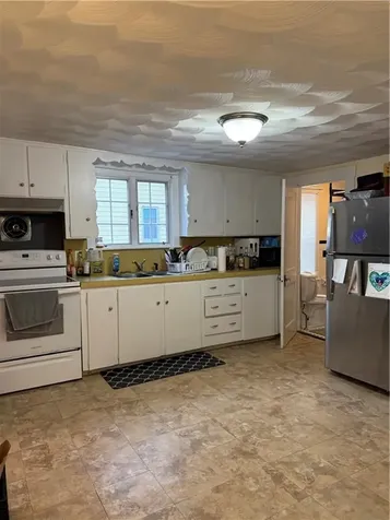 53 Catherine Street Bristol RI 02809