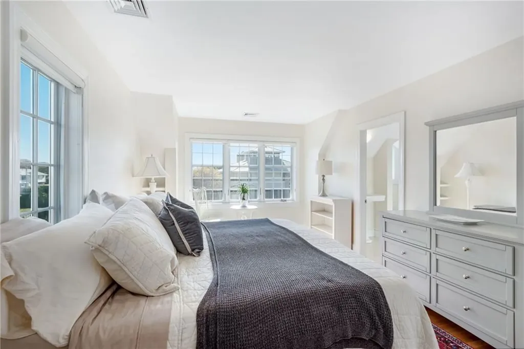 591 Ocean Avenue Newport RI 02840