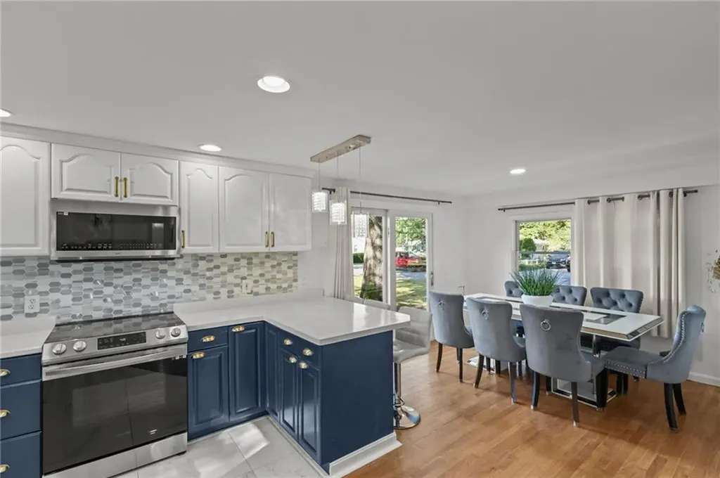 21 Lake Drive North Kingstown RI 02852