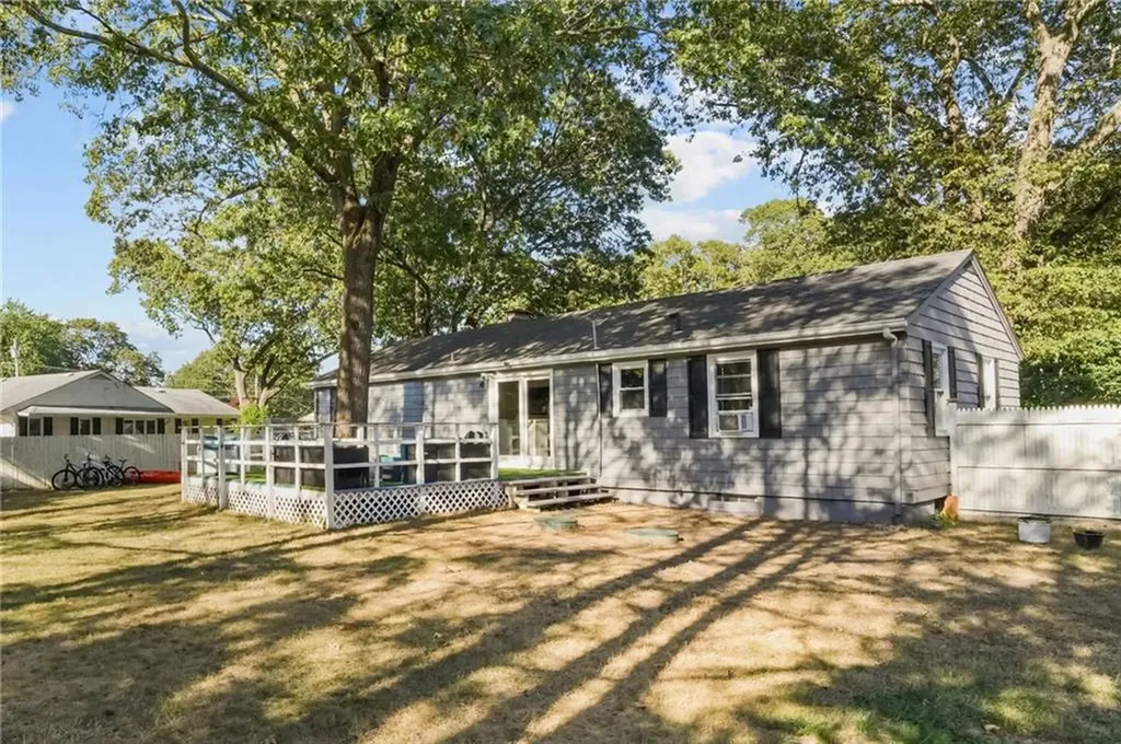 21 Lake Drive North Kingstown RI 02852