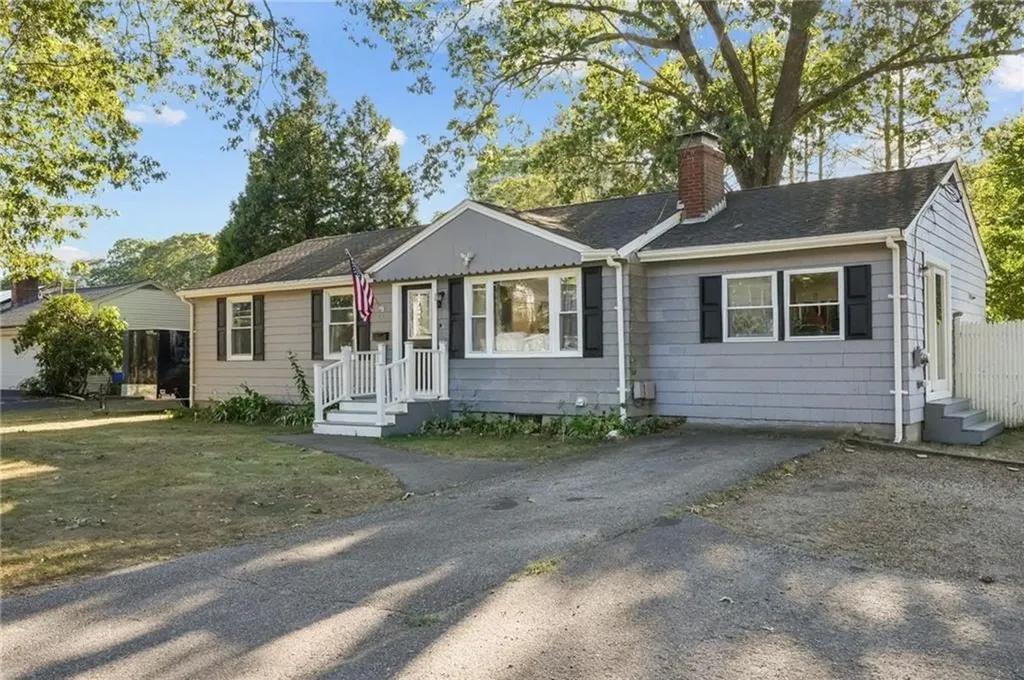 21 Lake Drive North Kingstown RI 02852