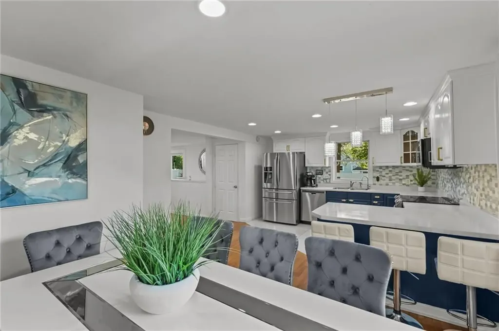 21 Lake Drive North Kingstown RI 02852