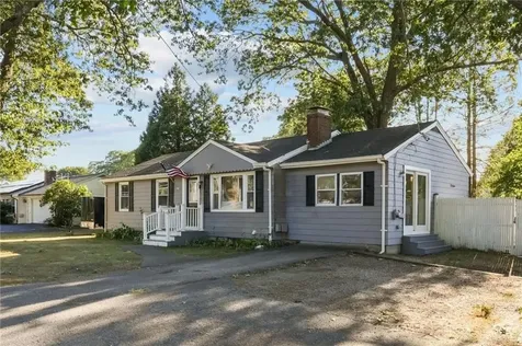 21 Lake Drive North Kingstown RI 02852