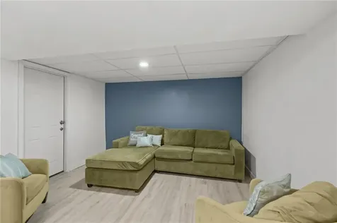 21 Lake Drive North Kingstown RI 02852