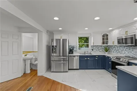 21 Lake Drive North Kingstown RI 02852