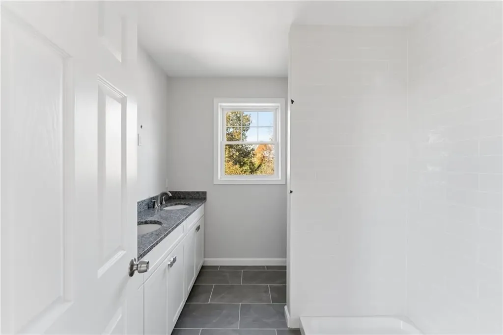 6 Teresa Ann Crossing West Warwick RI 02893