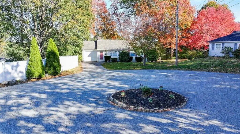 11 Salem Drive North Providence RI 02904