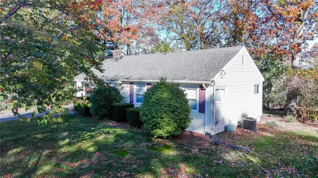 11 Salem Drive North Providence RI 02904