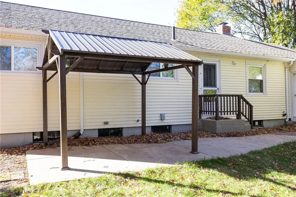 11 Salem Drive North Providence RI 02904