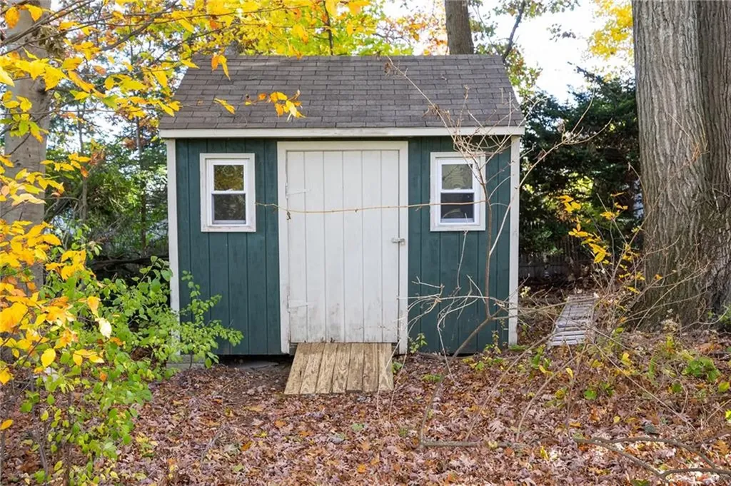 11 Salem Drive North Providence RI 02904