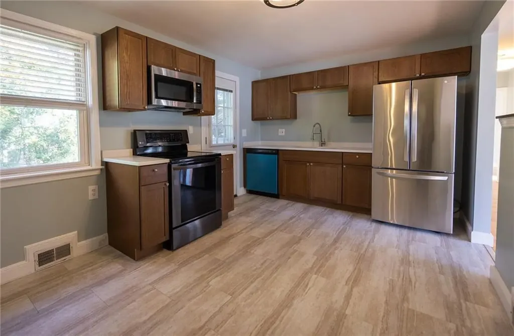 11 Salem Drive North Providence RI 02904