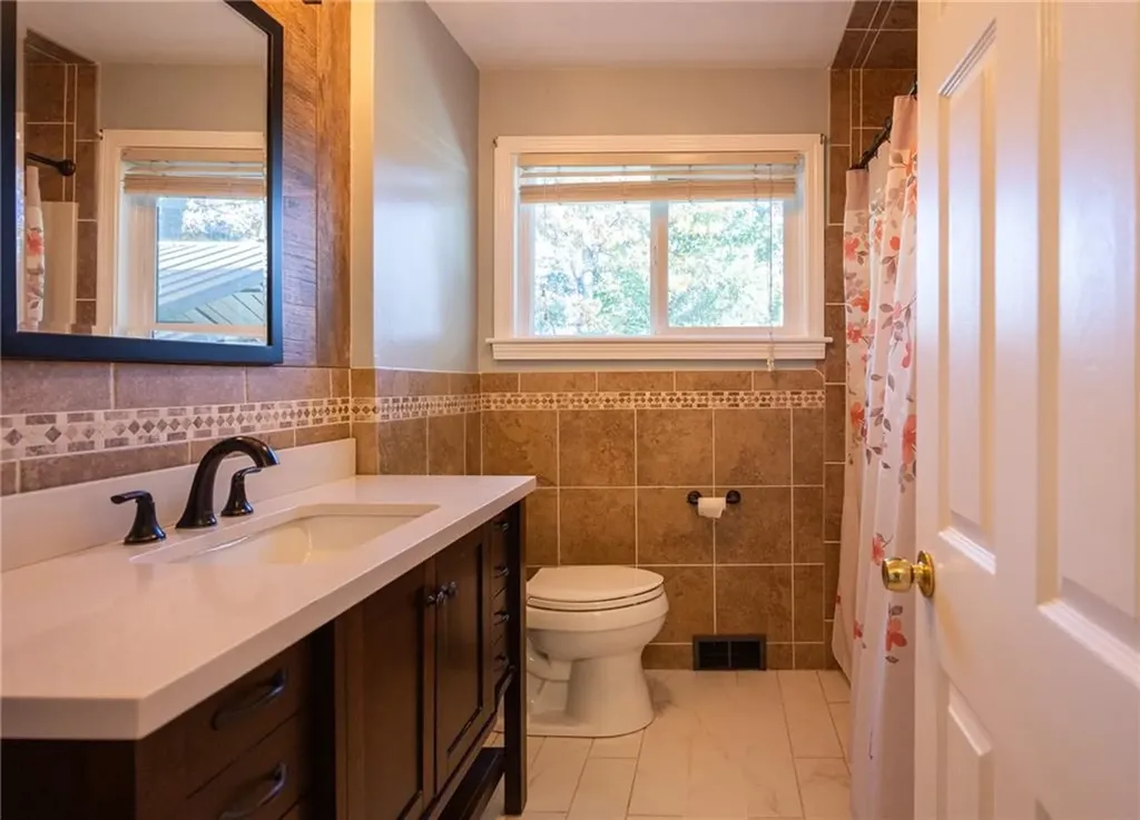 11 Salem Drive North Providence RI 02904