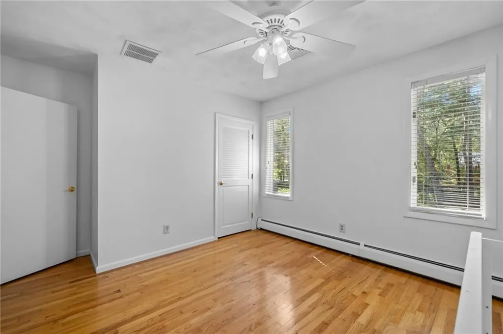 24 Greenwood Lane Lincoln RI 02865