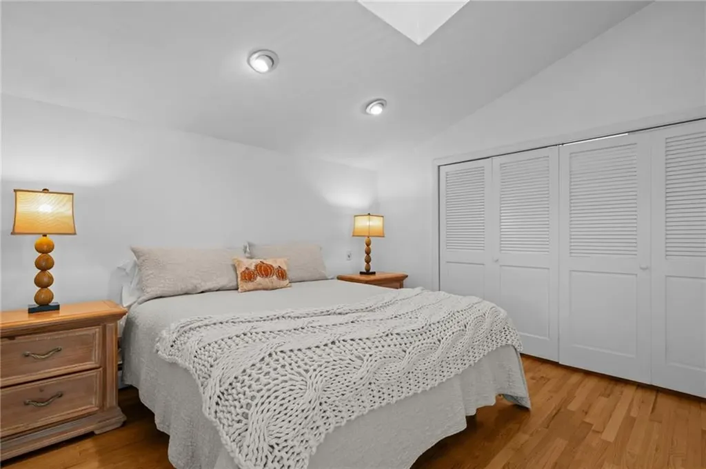24 Greenwood Lane Lincoln RI 02865