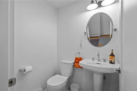 24 Greenwood Lane Lincoln RI 02865