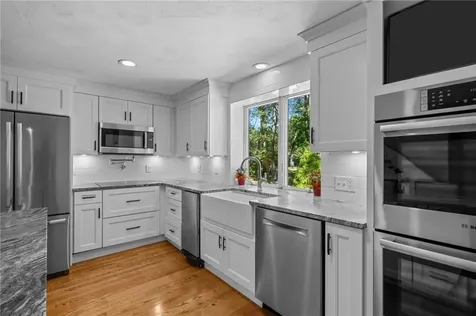 24 Greenwood Lane Lincoln RI 02865