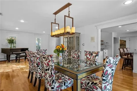 24 Greenwood Lane Lincoln RI 02865