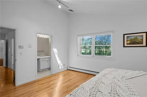 24 Greenwood Lane Lincoln RI 02865