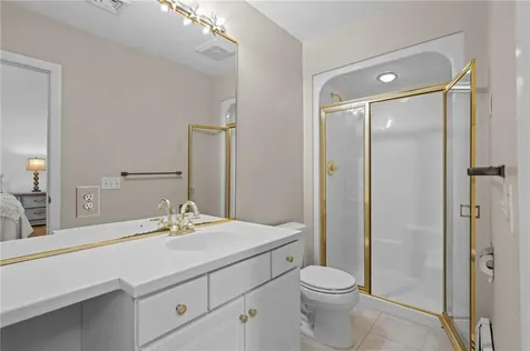 24 Greenwood Lane Lincoln RI 02865