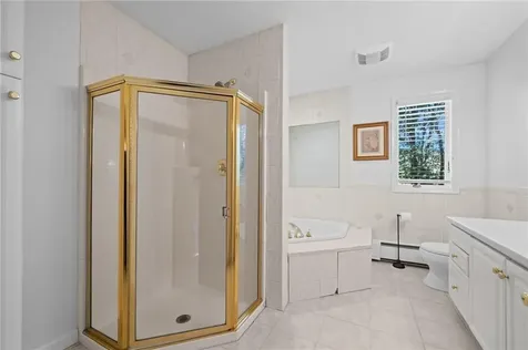 24 Greenwood Lane Lincoln RI 02865