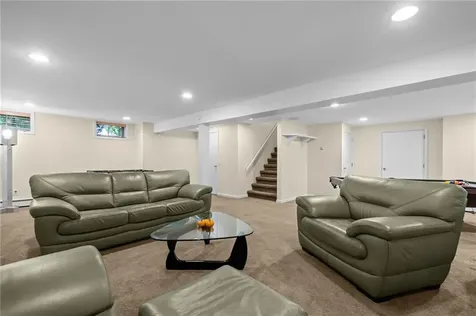 24 Greenwood Lane Lincoln RI 02865