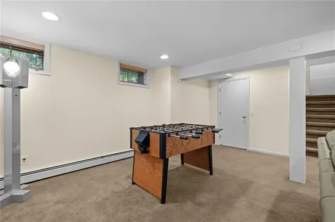 24 Greenwood Lane Lincoln RI 02865