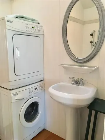 20 Lawton Avenue Tiverton RI 02878