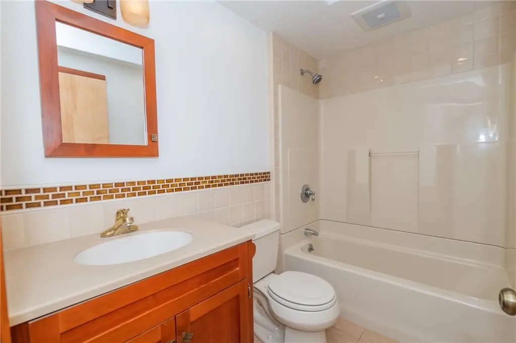 137 A Kingstown Road Narragansett RI 02882