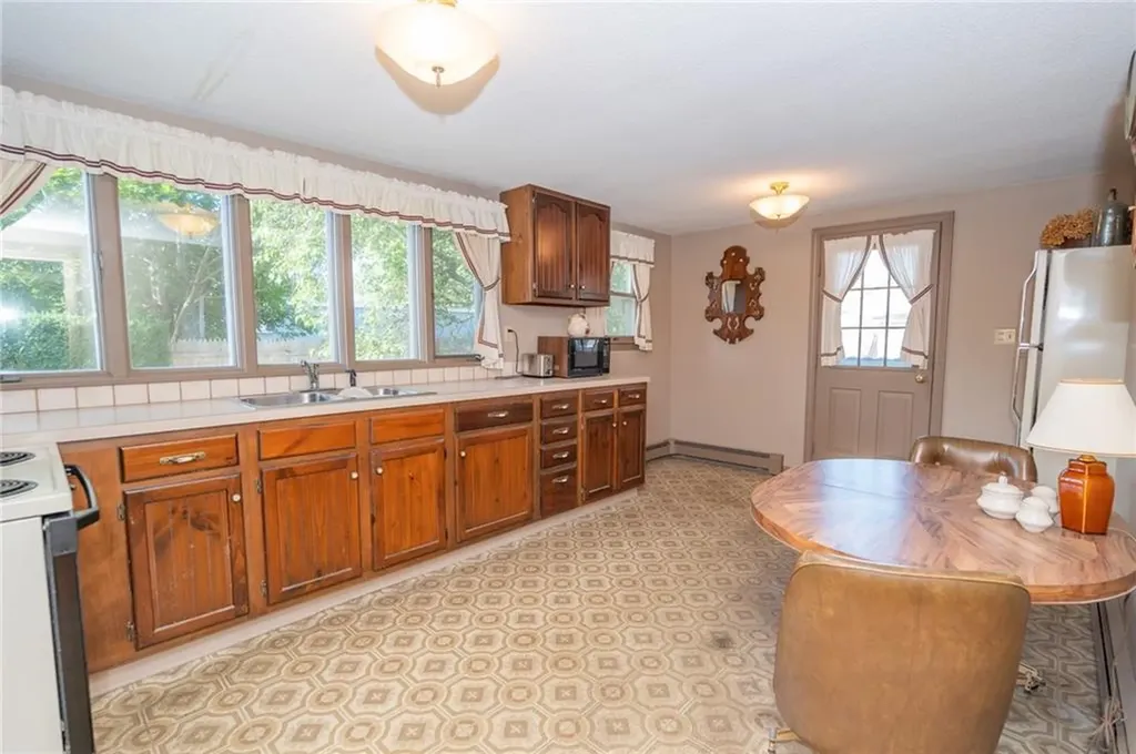 137 A Kingstown Road Narragansett RI 02882