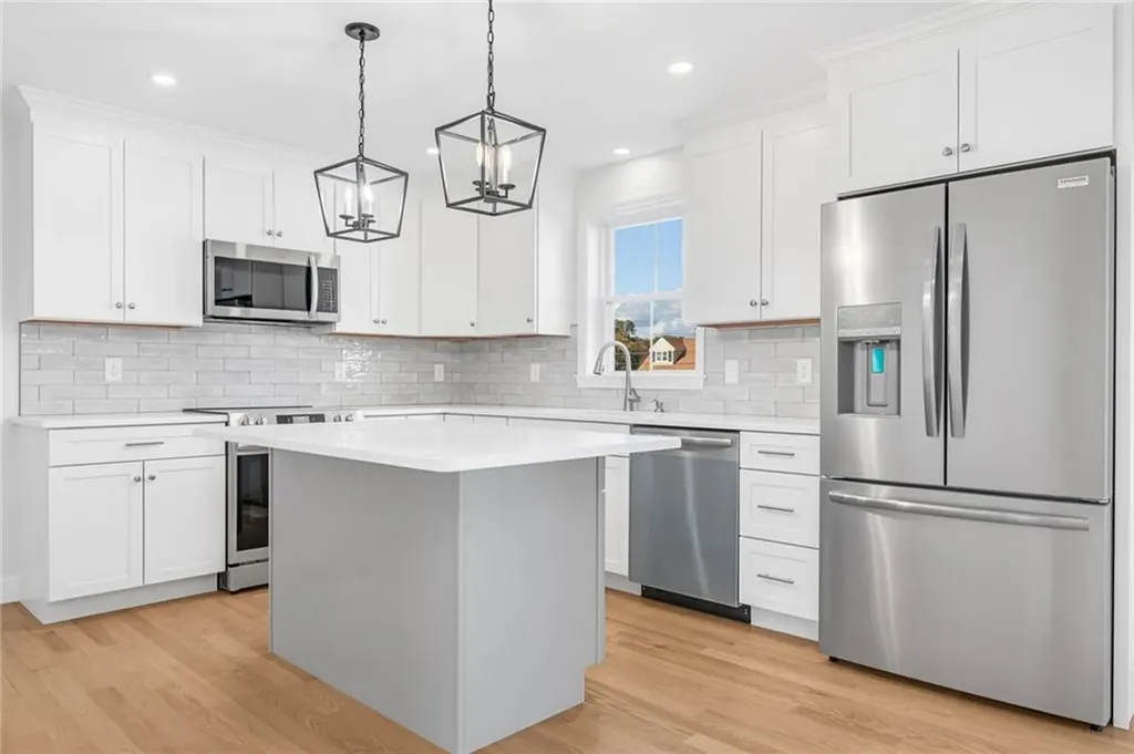 81 Pine Crest Drive East Providence RI 02915