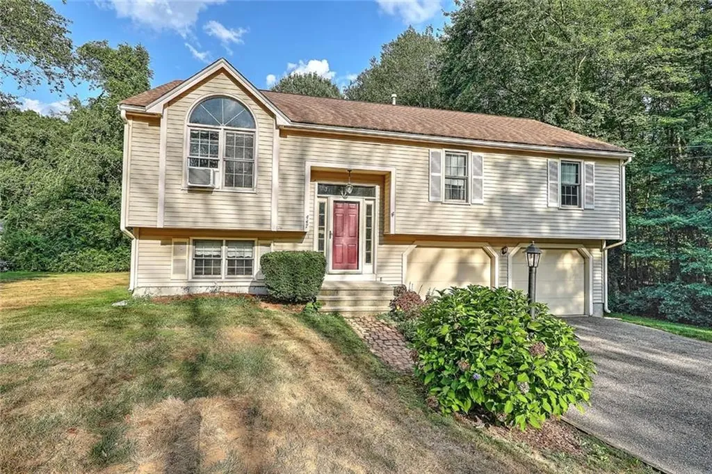 447 Cumberland Avenue North Attleboro MA 02760