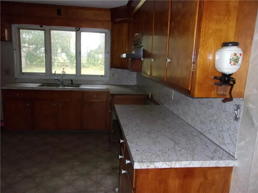 79 Alan Avenue Portsmouth RI 02871