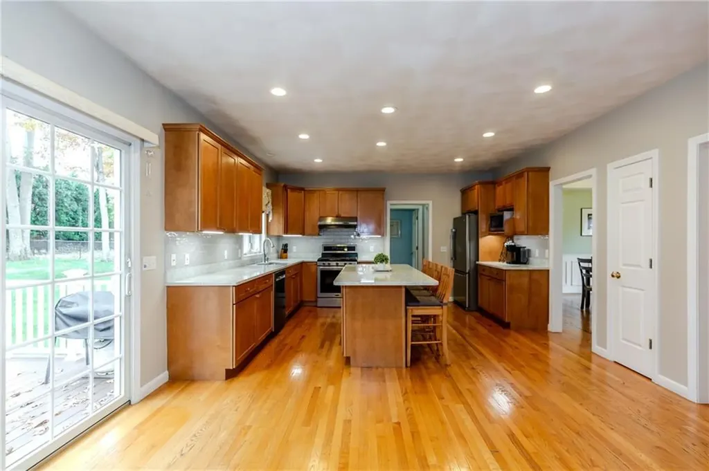 11 Raven Circle Cranston RI 02921