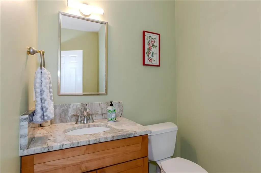 11 Raven Circle Cranston RI 02921