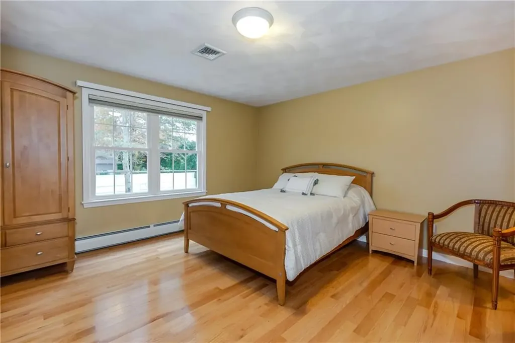 11 Raven Circle Cranston RI 02921