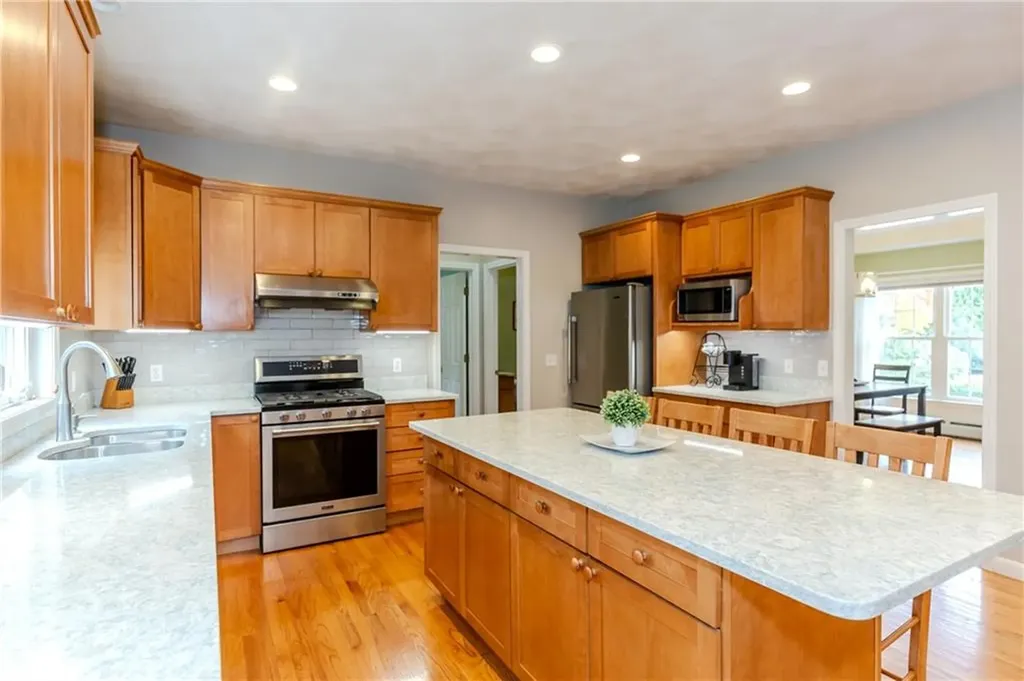 11 Raven Circle Cranston RI 02921