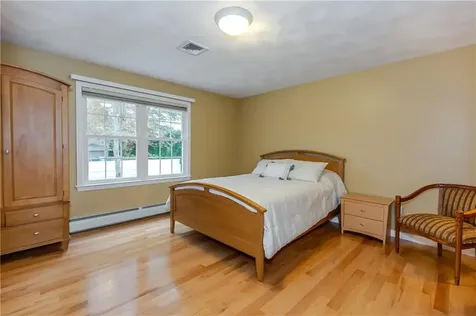 11 Raven Circle Cranston RI 02921