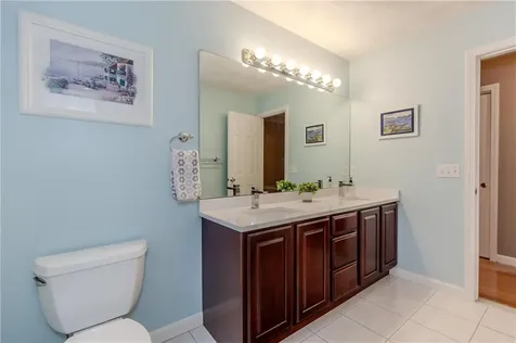 11 Raven Circle Cranston RI 02921