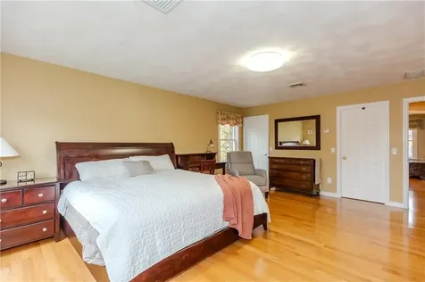 11 Raven Circle Cranston RI 02921