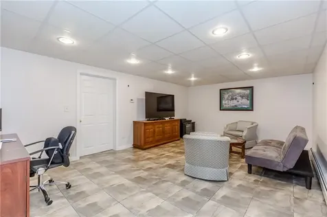 11 Raven Circle Cranston RI 02921