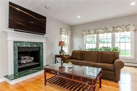 11 Raven Circle Cranston RI 02921