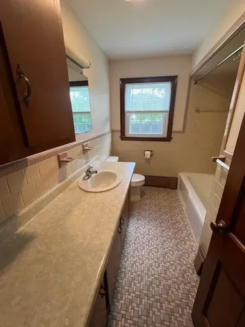 24 Garfield Avenue Bristol RI 02809