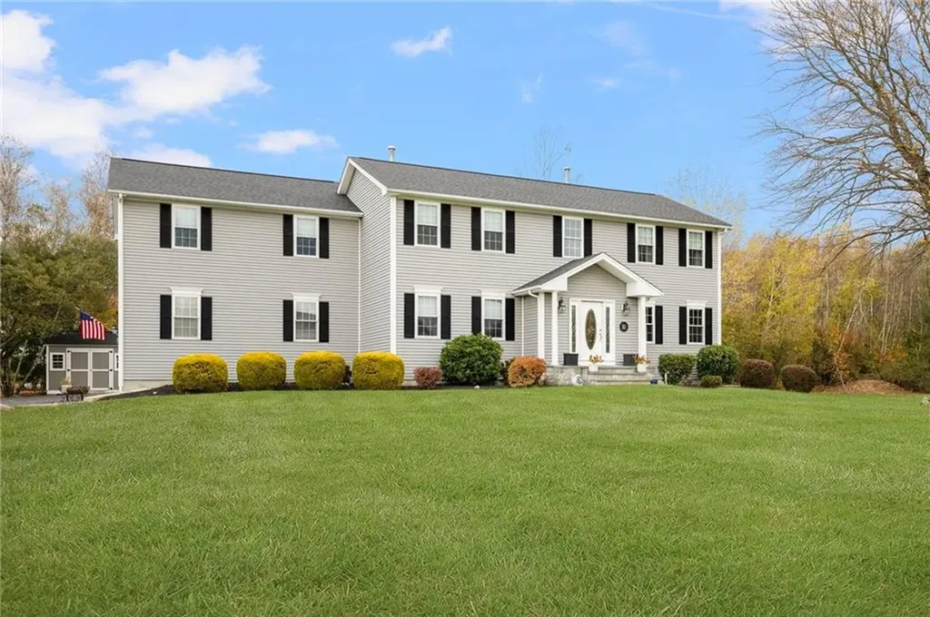 10 West Bluebird Lane Cranston RI 02921