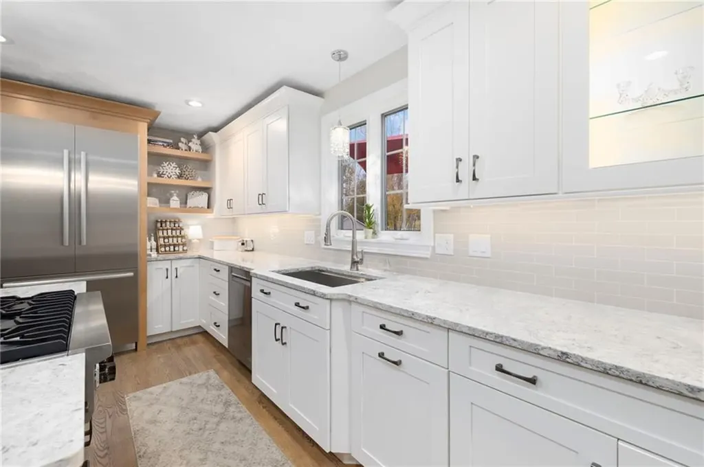 10 West Bluebird Lane Cranston RI 02921