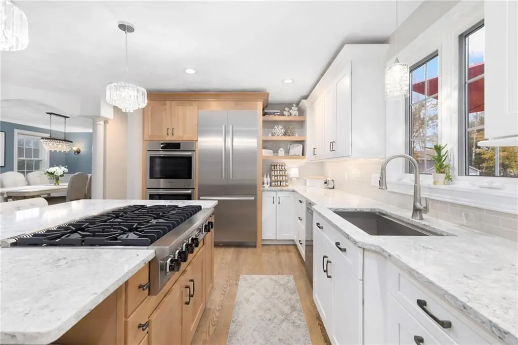 10 West Bluebird Lane Cranston RI 02921